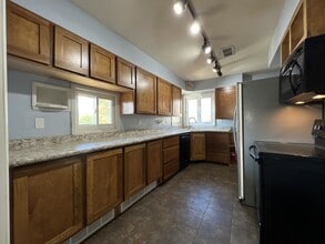 2740 Buena Vista St in Dubuque, IA - Building Photo - Building Photo