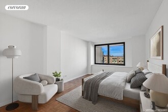 531 Main St in New York, NY - Building Photo - Building Photo