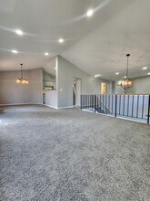 2753 S Cedar Glen Dr in Arlington Heights, IL - Building Photo - Building Photo