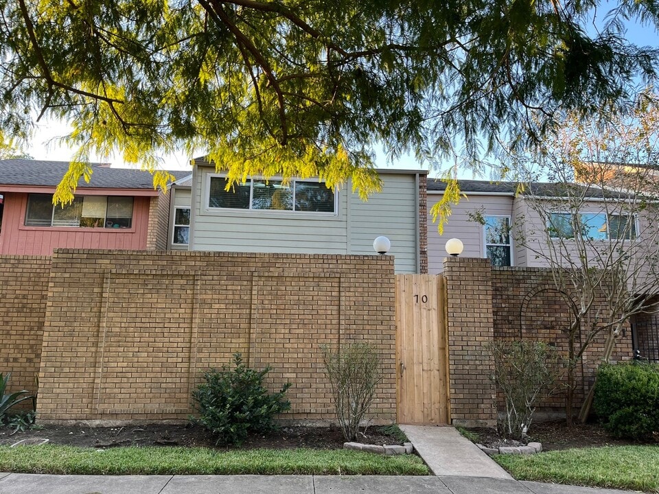 70 Chervil Common in Lake Jackson, TX - Foto de edificio