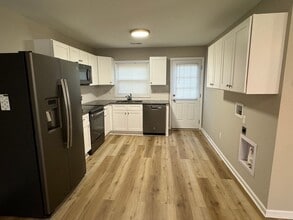 416 E Wilkins St in Dallas, NC - Building Photo - Building Photo
