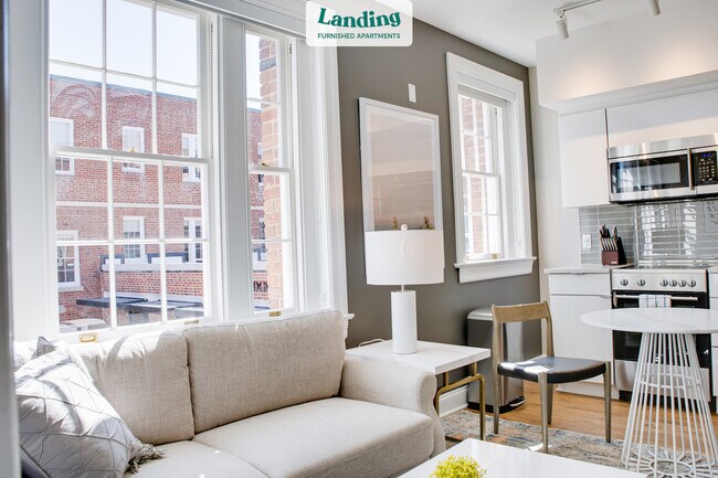 2512 Q St NW, Unit 216.391674 in Washington, DC - Building Photo - Building Photo