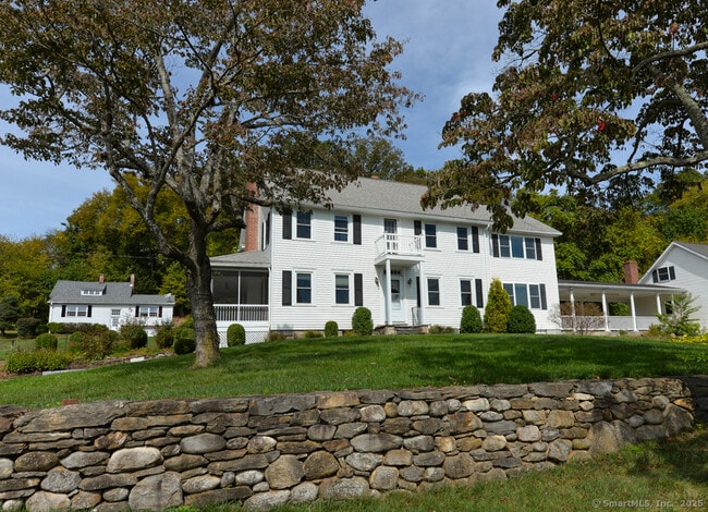 124 Purchase Brook Rd in Southbury, CT - Foto de edificio - Building Photo