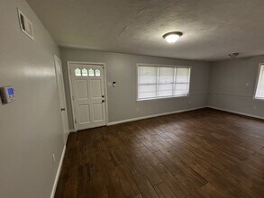 2247 Pamela Dr in Memphis, TN - Foto de edificio - Building Photo