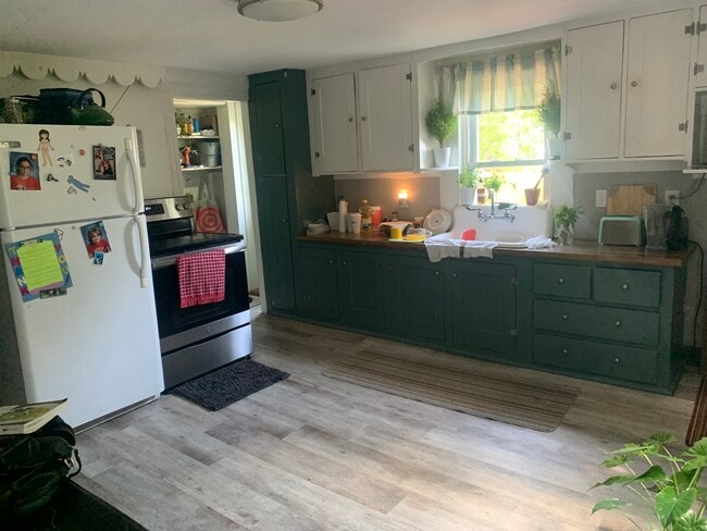 3 Danforth Pl, Unit 2 in Portland, ME - Building Photo - Building Photo