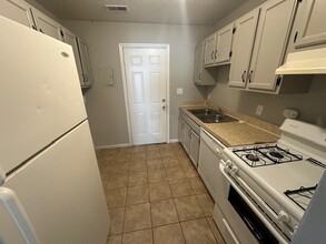 3925 Overland Hts in Greensboro, NC - Building Photo - Building Photo