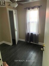 5108 Montrose Rd in Niagara Falls, ON - Building Photo - Building Photo