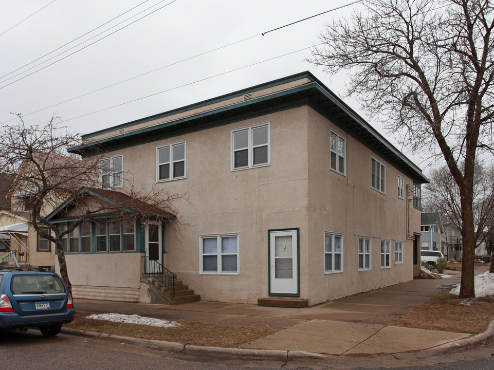 421 23rd Ave NE in Minneapolis, MN - Building Photo