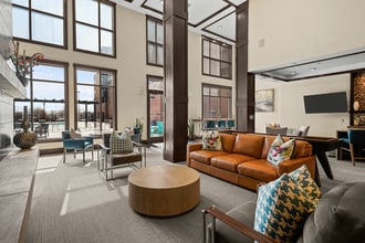 The Aston at University Place in Orem, UT - Foto de edificio - Building Photo