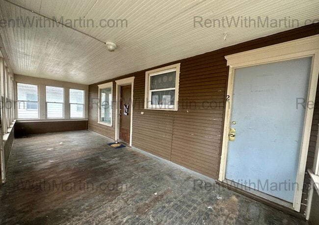 820 W 2nd St in Waterloo, IA - Building Photo - Building Photo