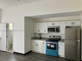 467 NW 8th St in Miami, FL - Building Photo