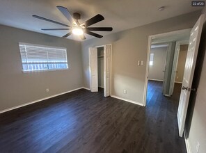 2801 Meadowview Dr in Arlington, TX - Building Photo - Building Photo