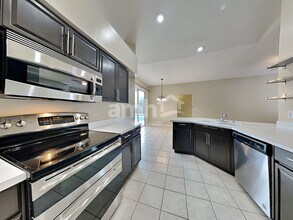 4702 Portobello Cir in Valrico, FL - Building Photo - Building Photo