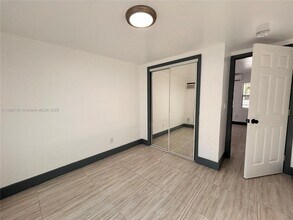 1928 Wilson St, Unit 3 in Hollywood, FL - Building Photo - Building Photo