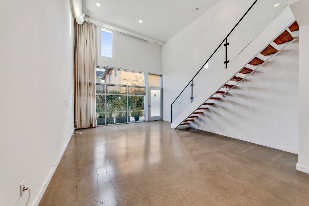 140 S Gramercy Pl in Los Angeles, CA - Building Photo