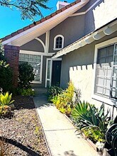 11303 Olympia Fields Row in San Diego, CA - Foto de edificio - Building Photo