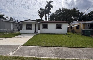 256 NW 82nd Terrace in Miami, FL - Building Photo