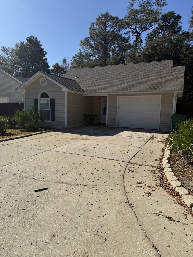 99 Opp Blvd NE in Fort Walton Beach, FL - Building Photo - Building Photo