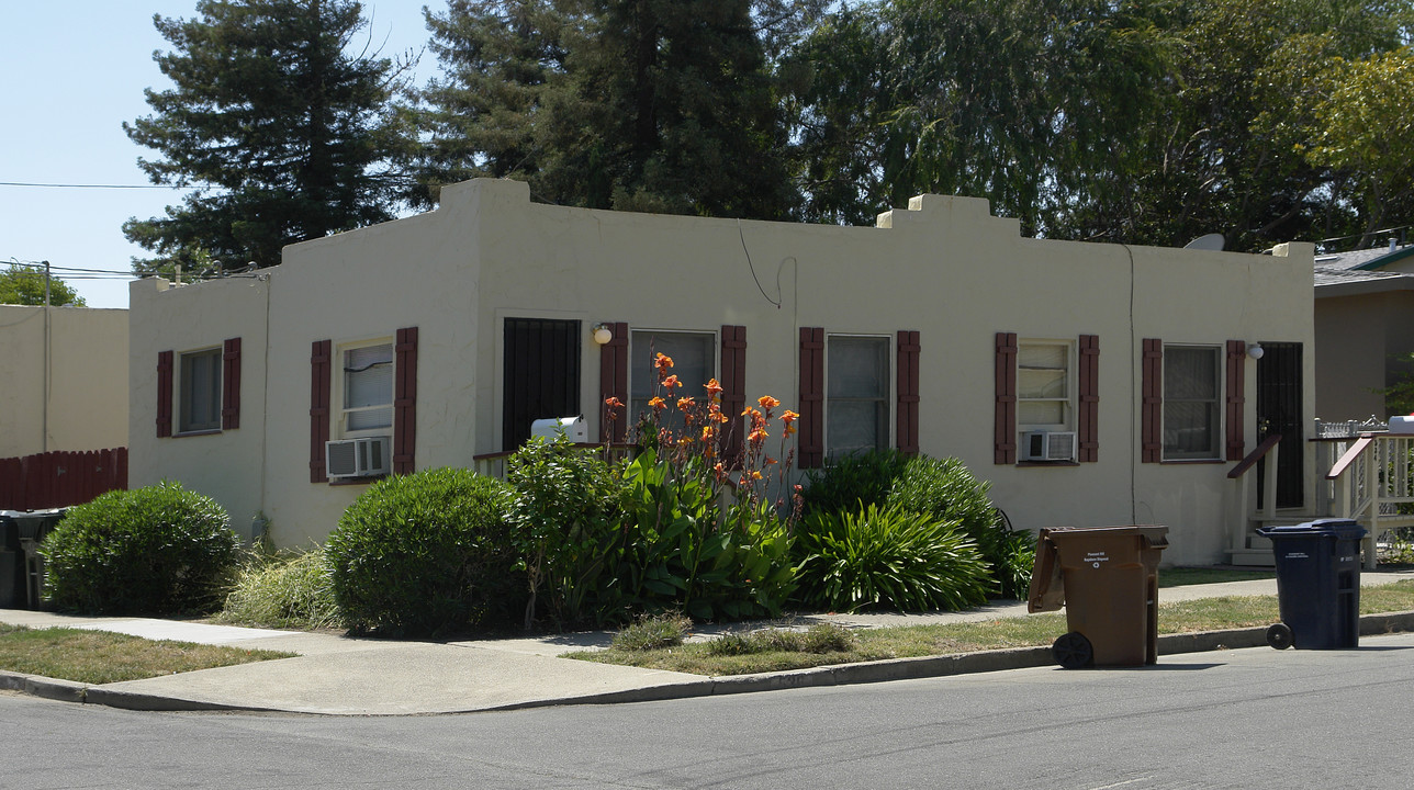 534 Allen St in Martinez, CA - Building Photo