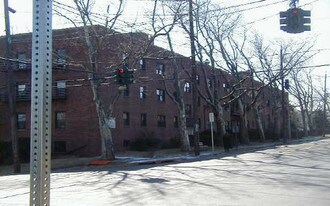 Empire View Apartments in Hasbrouck Heights, NJ - Building Photo