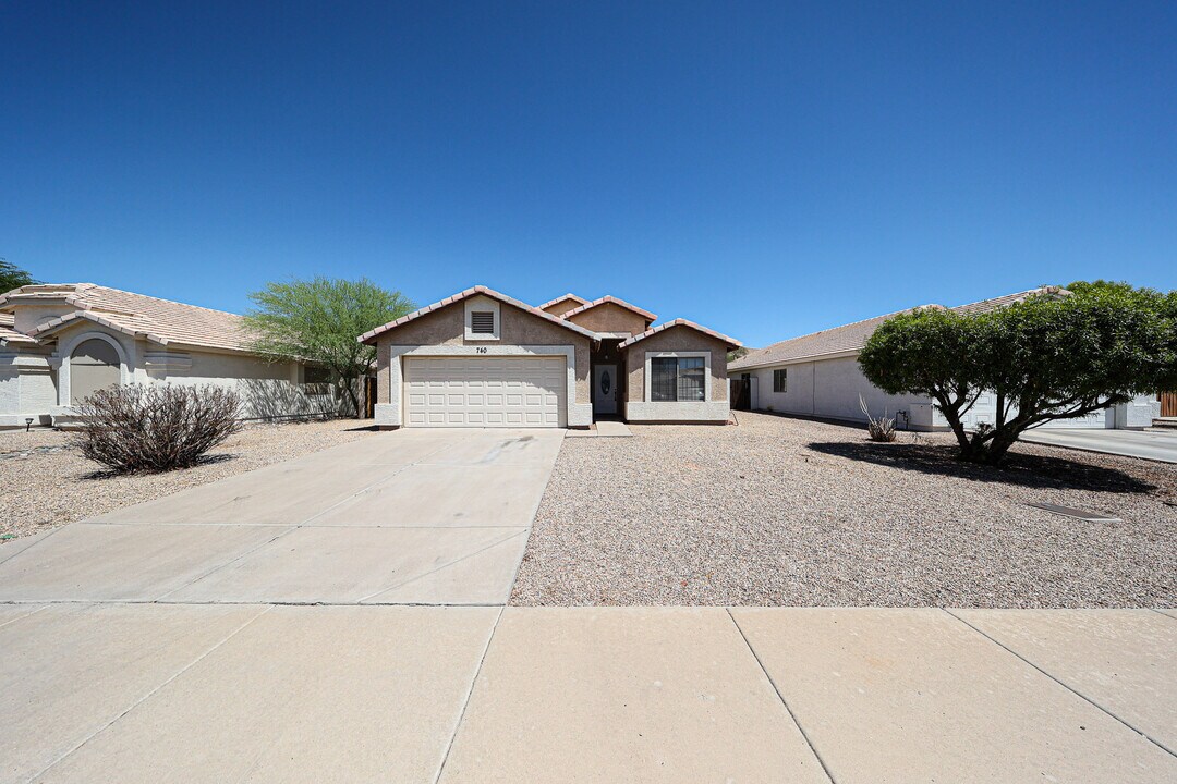 740 W Dublin St in Gilbert, AZ - Building Photo
