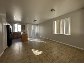 9838 Shadow Grove Ave in Las Vegas, NV - Building Photo - Building Photo