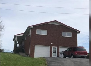203 Shavers Ford Rd in Jonesville, VA - Foto de edificio - Building Photo