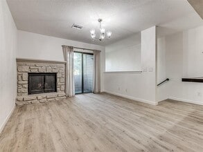 14407 N Pennsylvania Ave in Oklahoma City, OK - Building Photo - Building Photo