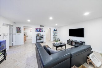 9971 W Bay Harbor Dr in Bay Harbor Islands, FL - Building Photo - Building Photo