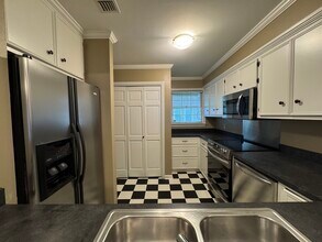 7510 Indiana Ave, Unit Stoneleigh Court #6 in Little Rock, AR - Building Photo - Building Photo