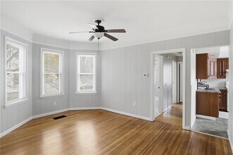 4232 Lake Ave, Unit Lower in Rochester, NY - Building Photo - Building Photo