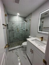 7813 Lakeshore Dr in Tampa, FL - Building Photo - Building Photo