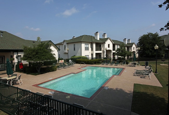 9th St Apartments in Midlothian, TX - Building Photo - Building Photo