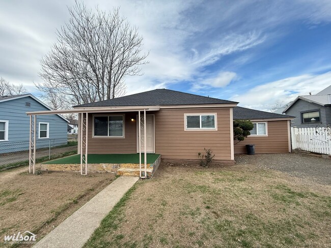 property at 3312 1st St