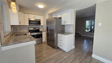 2601 Brigadoon Dr in Clearwater, FL - Building Photo - Building Photo