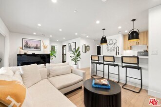 637 Santa Clara Ave in Los Angeles, CA - Building Photo - Building Photo