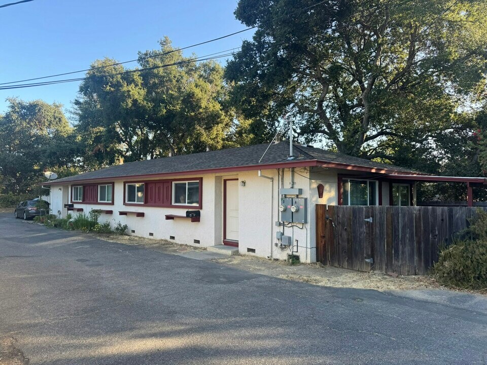 135 Warren Ave in Morgan Hill, CA - Building Photo