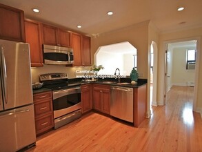 56 Brattle St, Unit 203T in Cambridge, MA - Building Photo - Building Photo