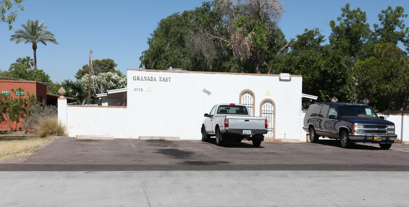 2538 N 52nd St in Phoenix, AZ - Building Photo