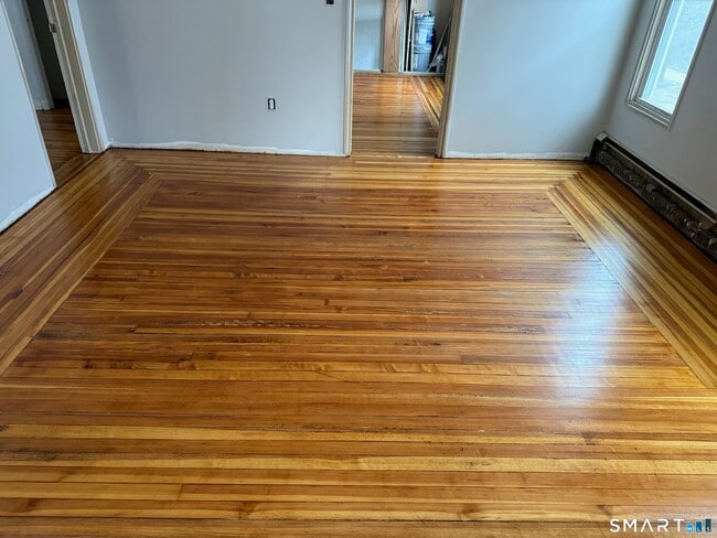 34 Center St in Bristol, CT - Building Photo - Building Photo