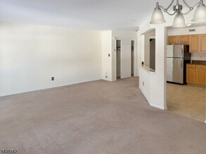 172 Drake Ln in Roxbury Township, NJ - Building Photo - Building Photo