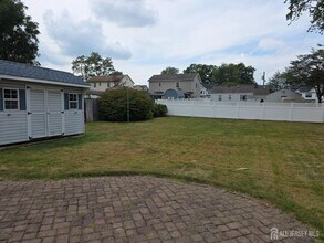 37 Dalton Pl in Edison, NJ - Building Photo - Building Photo