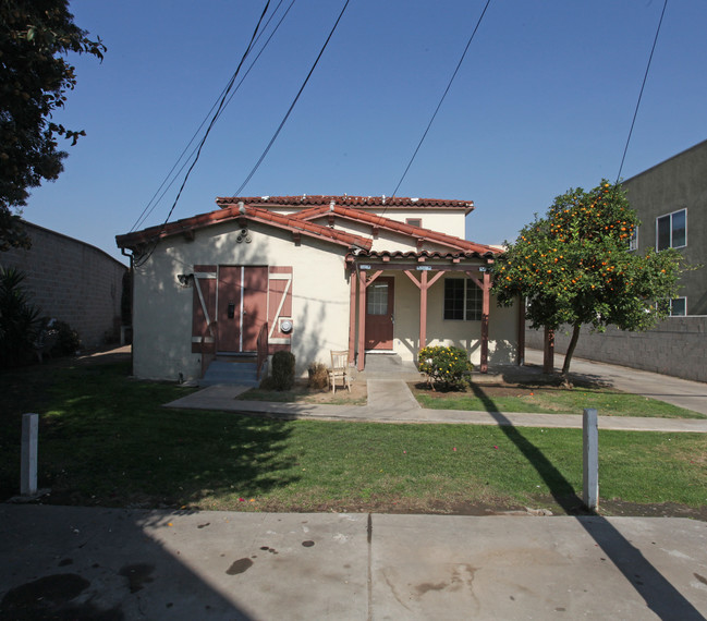 5423 Lexington Ave in Los Angeles, CA - Building Photo - Building Photo