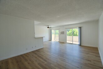 5440 Quakertown Ave in Los Angeles, CA - Building Photo - Building Photo