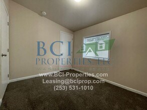 2323 108th St E in Tacoma, WA - Building Photo - Building Photo