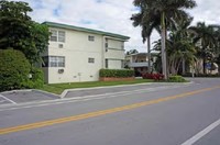 9720-9760 Bay Harbor Ter in Miami Beach, FL - Foto de edificio - Building Photo