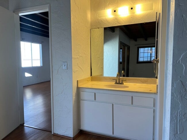 2208 Grant Ave in Redondo Beach, CA - Building Photo - Building Photo