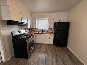 402 Surrels Ave in San Antonio, TX - Building Photo - Building Photo