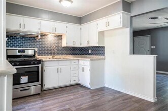 809 E Centennial St in Sherman, TX - Building Photo - Building Photo