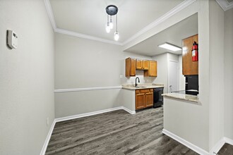 17200 N Gessner Rd in Houston, TX - Building Photo - Building Photo